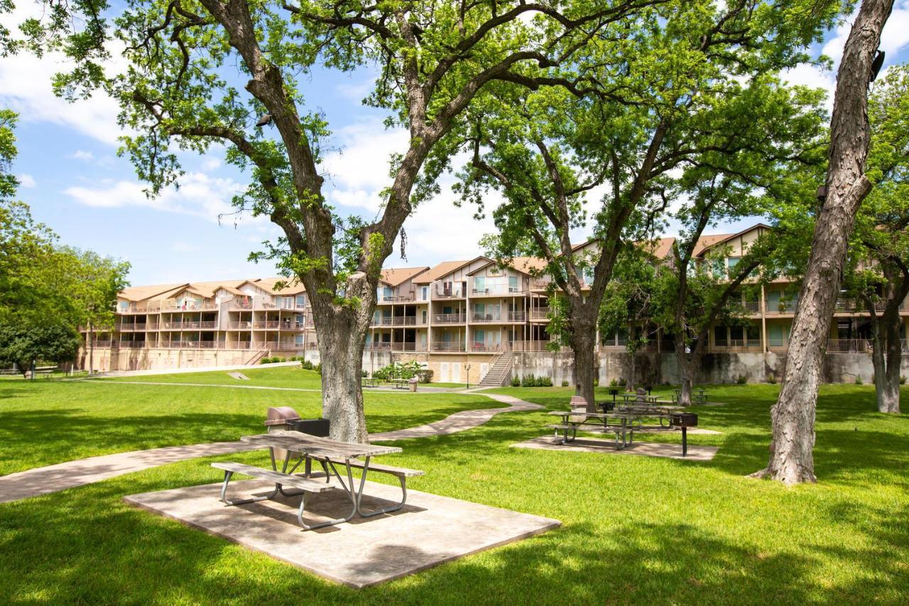 Urban Bungalow WW C301 New Braunfels Bagian luar foto
